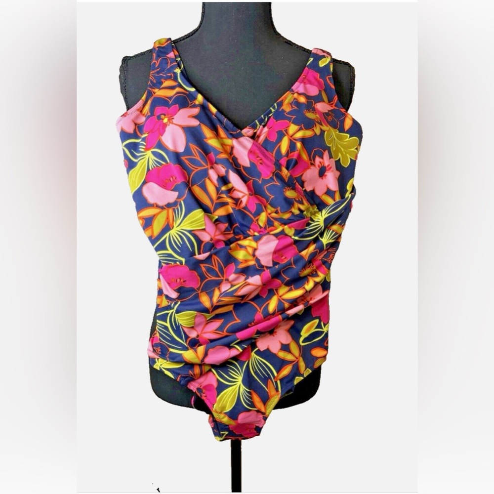 🆕 Seekers Essentials Tummy Control Tropical One Piece Swimsuit. Size 16. NWT